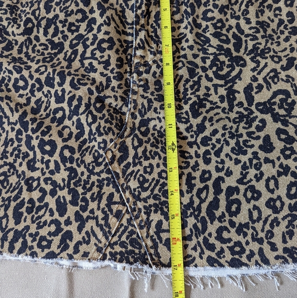 NWT | Madewell Leopard Print Denim Mini Skirt | Size 32 - Picture 5 of 7